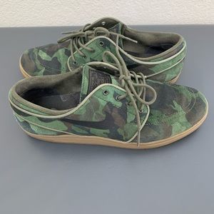 Nike Stefan Janoski Lunar camo Sneaker..